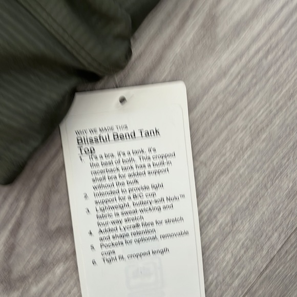 *SOLD* NWT - Lululemon Blissful Blend Tank Top - Picture 4 of 5